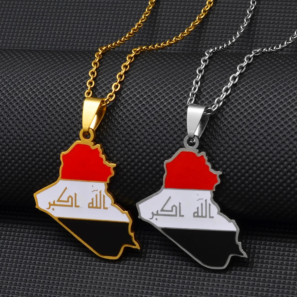 قلادة بخريطة جمهورية العراق وعلم العراق، قطعة مجوهرات مزينة بتعليقة على شكل خريطة العراق، مع سلسلة للرقبة،