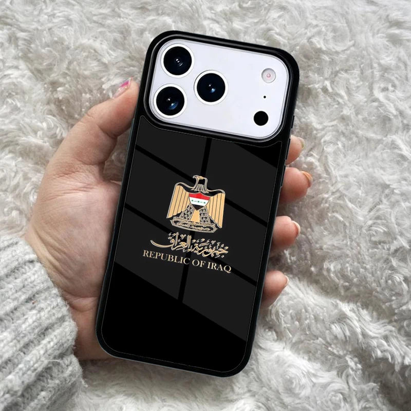 غطاء هاتف يحمل علم العراق، متوافق مع أجهزة iPhone 17 Air و16 و15 و14 Plus و13 و12 و11 Pro Max، تصميم مقاوم للصدمات مع حواف حماية (Bumper)، يوفر حما