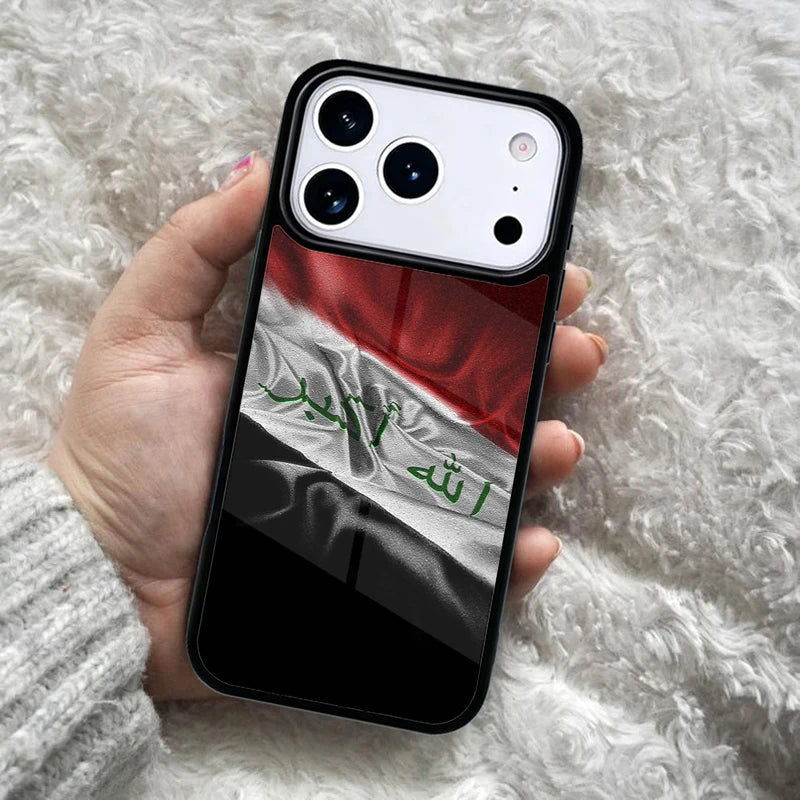 غطاء هاتف يحمل علم العراق، متوافق مع أجهزة iPhone 17 Air و16 و15 و14 Plus و13 و12 و11 Pro Max، تصميم مقاوم للصدمات مع حواف حماية (Bumper)، يوفر حما