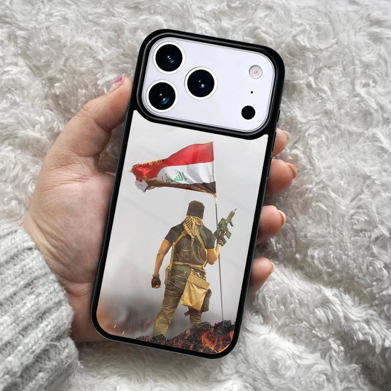 غطاء هاتف يحمل علم العراق، متوافق مع أجهزة iPhone 17 Air و16 و15 و14 Plus و13 و12 و11 Pro Max، تصميم مقاوم للصدمات مع حواف حماية (Bumper)، يوفر حما